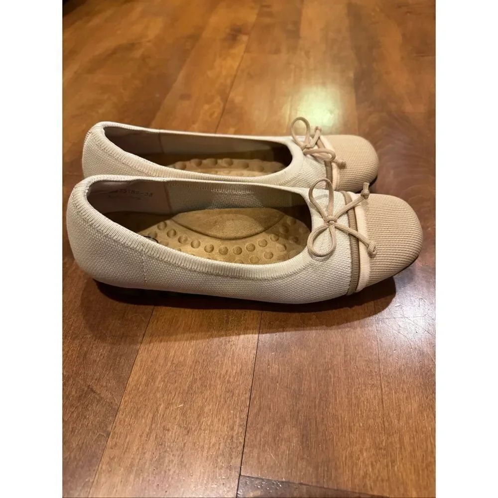 Ros Hommerson Comfort Flats Womens 8.5 Beige Knit Ballet Slip On Cushioned Insol